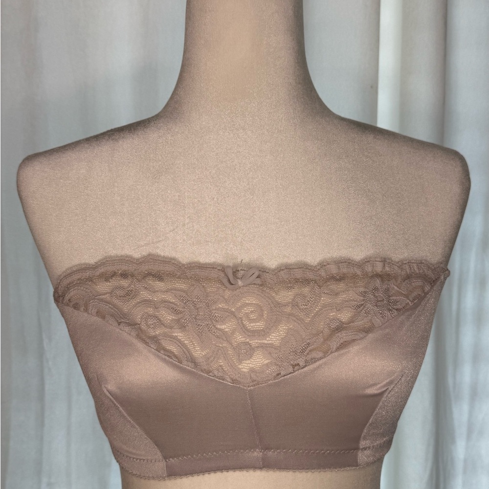 Elegant Lace Trimmed Bandeau Bra